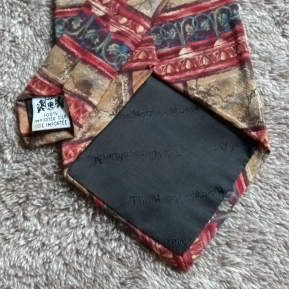 Metropolitan Museum of Art silk tie